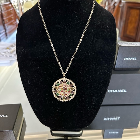 CHANEL NECKLACE - Picture 3 of 17